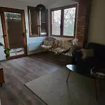 Maradj Meg Vendeghaz * Balatonakarattya